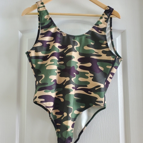 Kendall and Kyli bathing suit. - Picture 2 of 11